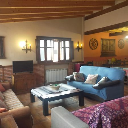 La Casa Del Abuelo Simon Guest House Fuente el Sauz Luaran gambar