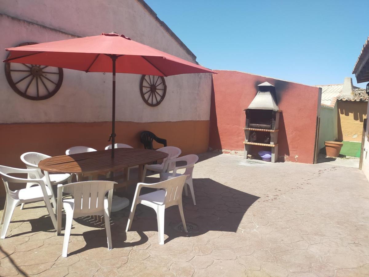La Casa Del Abuelo Simon Guest House Fuente el Sauz Luaran gambar