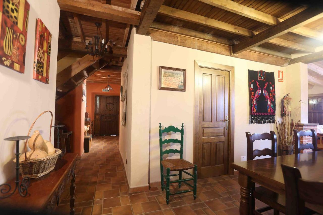 La Casa Del Abuelo Simon Guest House Fuente el Sauz Luaran gambar