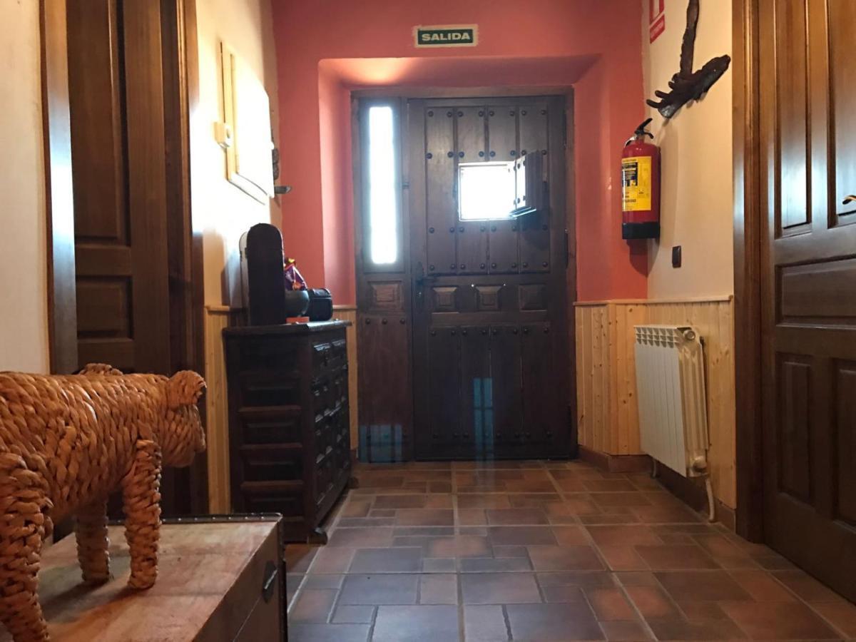 La Casa Del Abuelo Simon Guest House Fuente el Sauz Luaran gambar